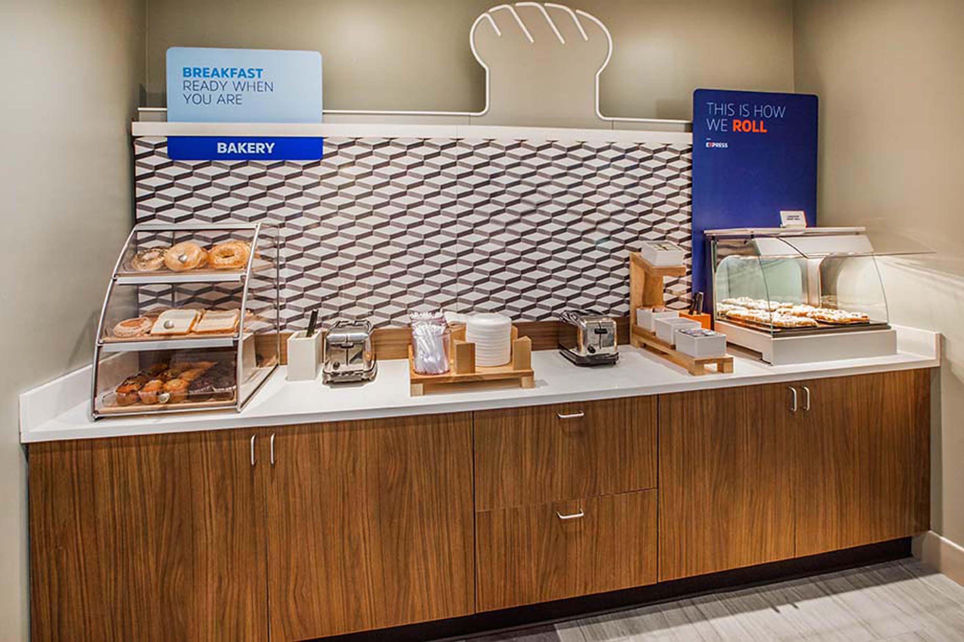 Holiday Inn Express San Diego South - Chula Vista By Ihg Exterior foto