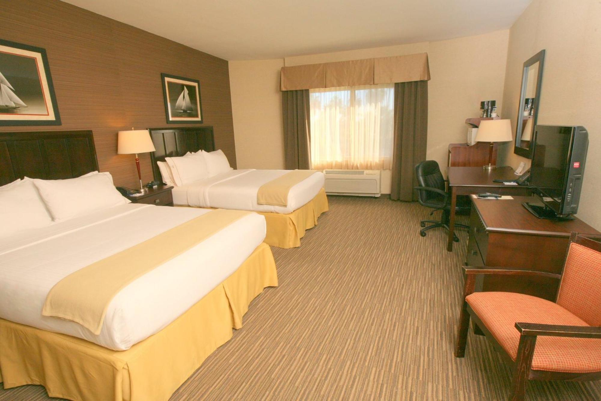 Holiday Inn Express San Diego South - Chula Vista By Ihg Exterior foto